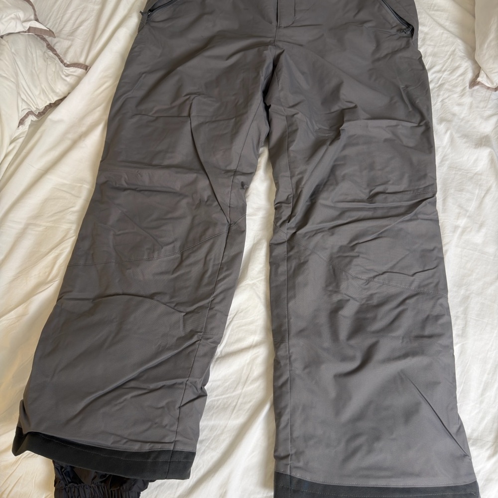 Columbia Men's Gray Cargo Pants